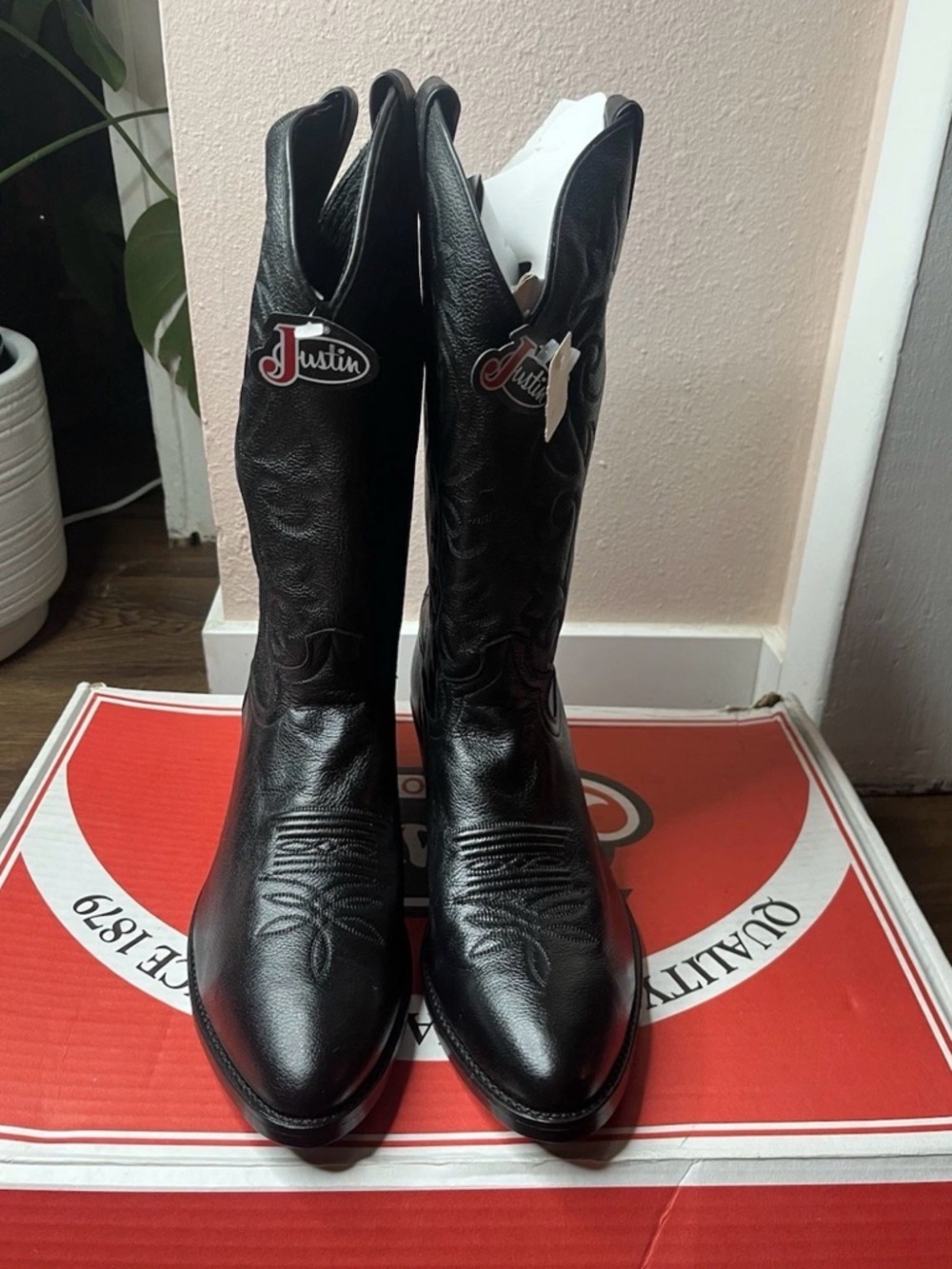 Justin Black Leather Cowboy Boots Style 1412